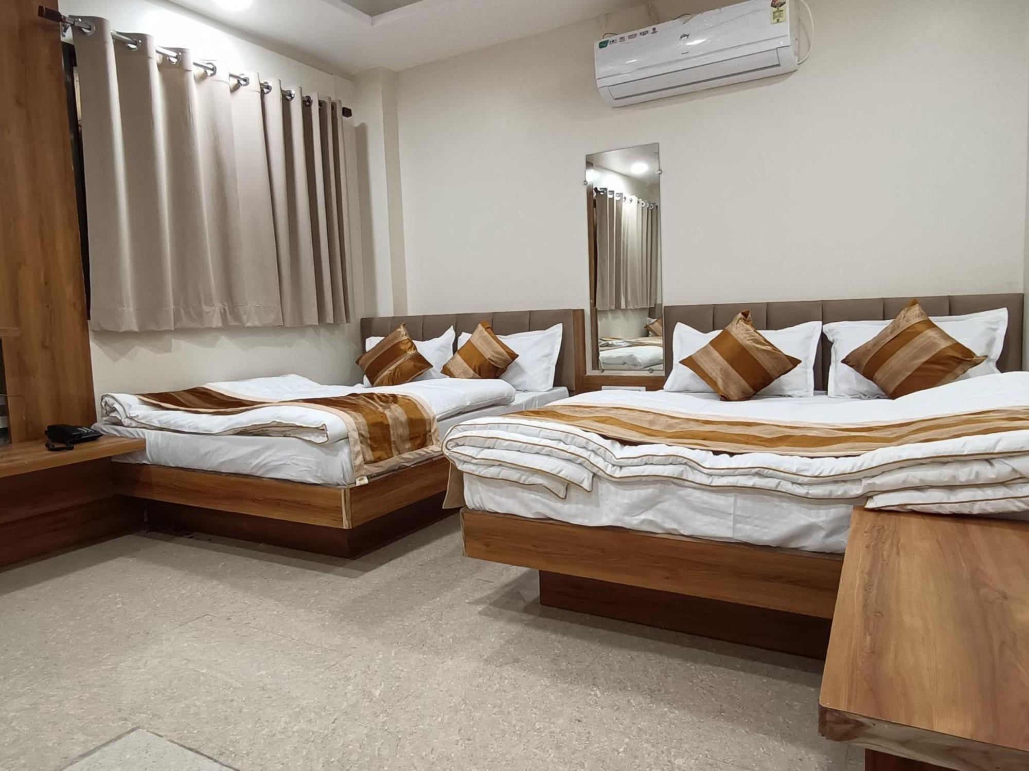 Shree Shyamraj Hotel Udždžain Exteriér fotografie