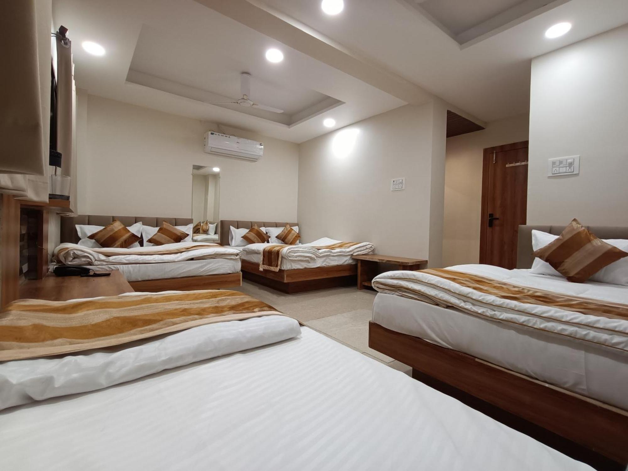 Shree Shyamraj Hotel Udždžain Exteriér fotografie
