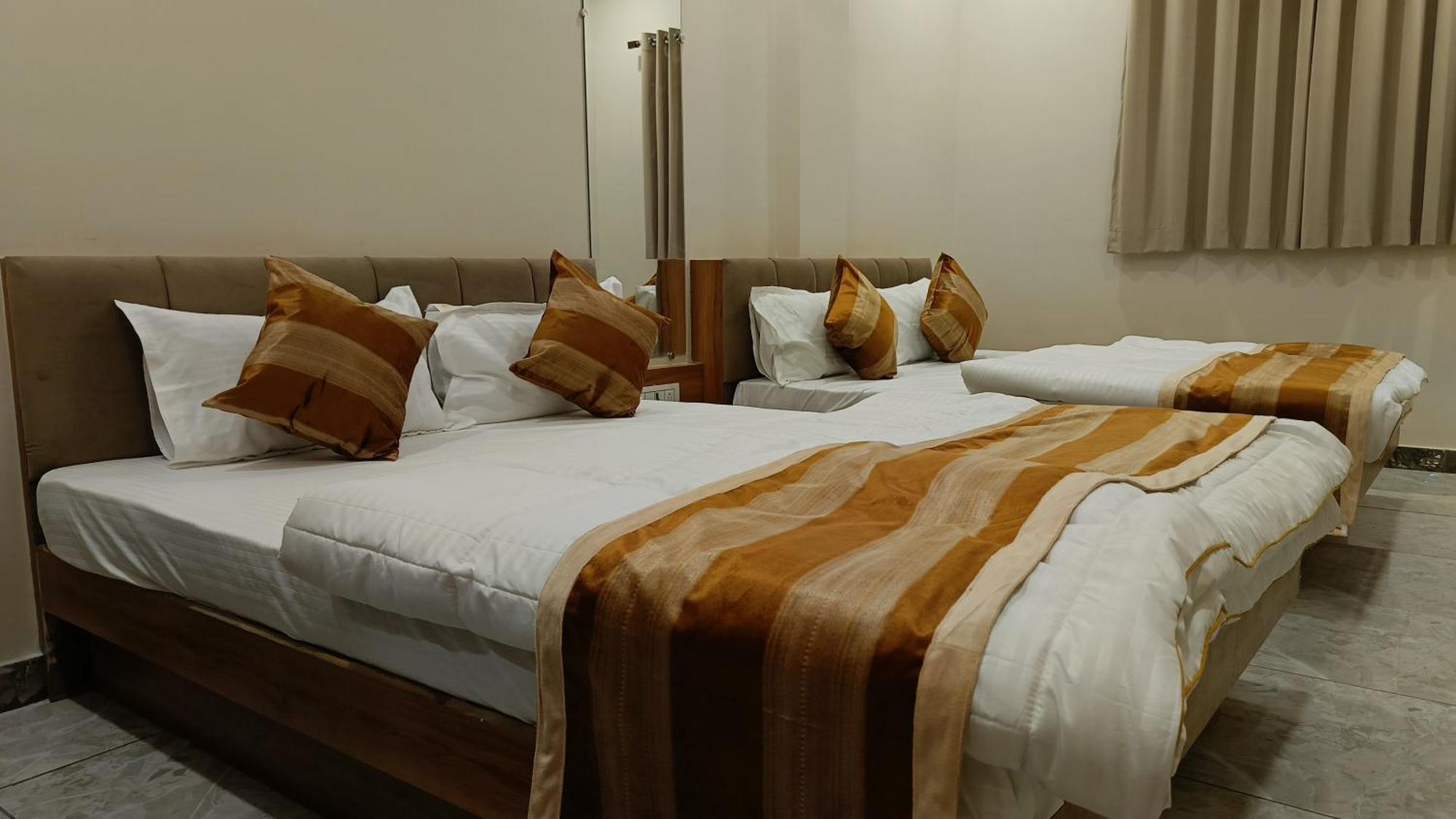 Shree Shyamraj Hotel Udždžain Exteriér fotografie
