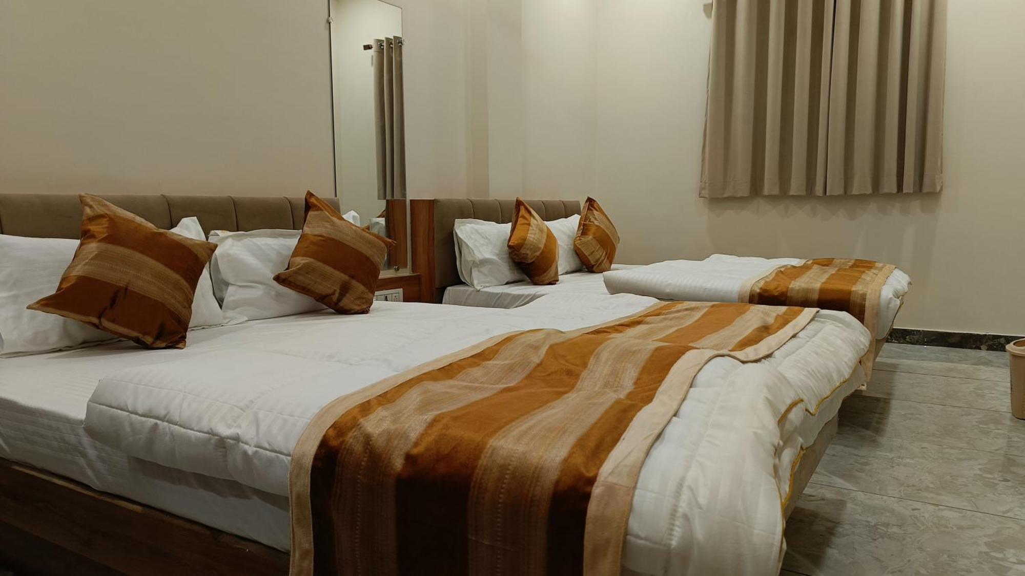 Shree Shyamraj Hotel Udždžain Exteriér fotografie